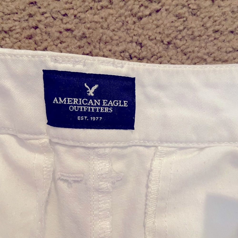 American eagle white shorts